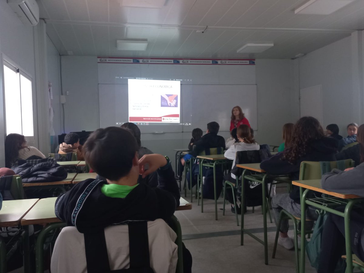 IITGALILEO's tweet photo. El 13 de noviembre, voluntarias de Cruz Roja visitaron grupos de 1.º, 2.º y 4.º de la ESO para hablarnos sobre la Eliminación de la Violencia contra la Mujer. Nuestro alumnado reflexionó y tomó conciencia sobre una realidad a veces invisible. ¡Gracias por vuestra labor! https://t.co/vKjzyKh73r