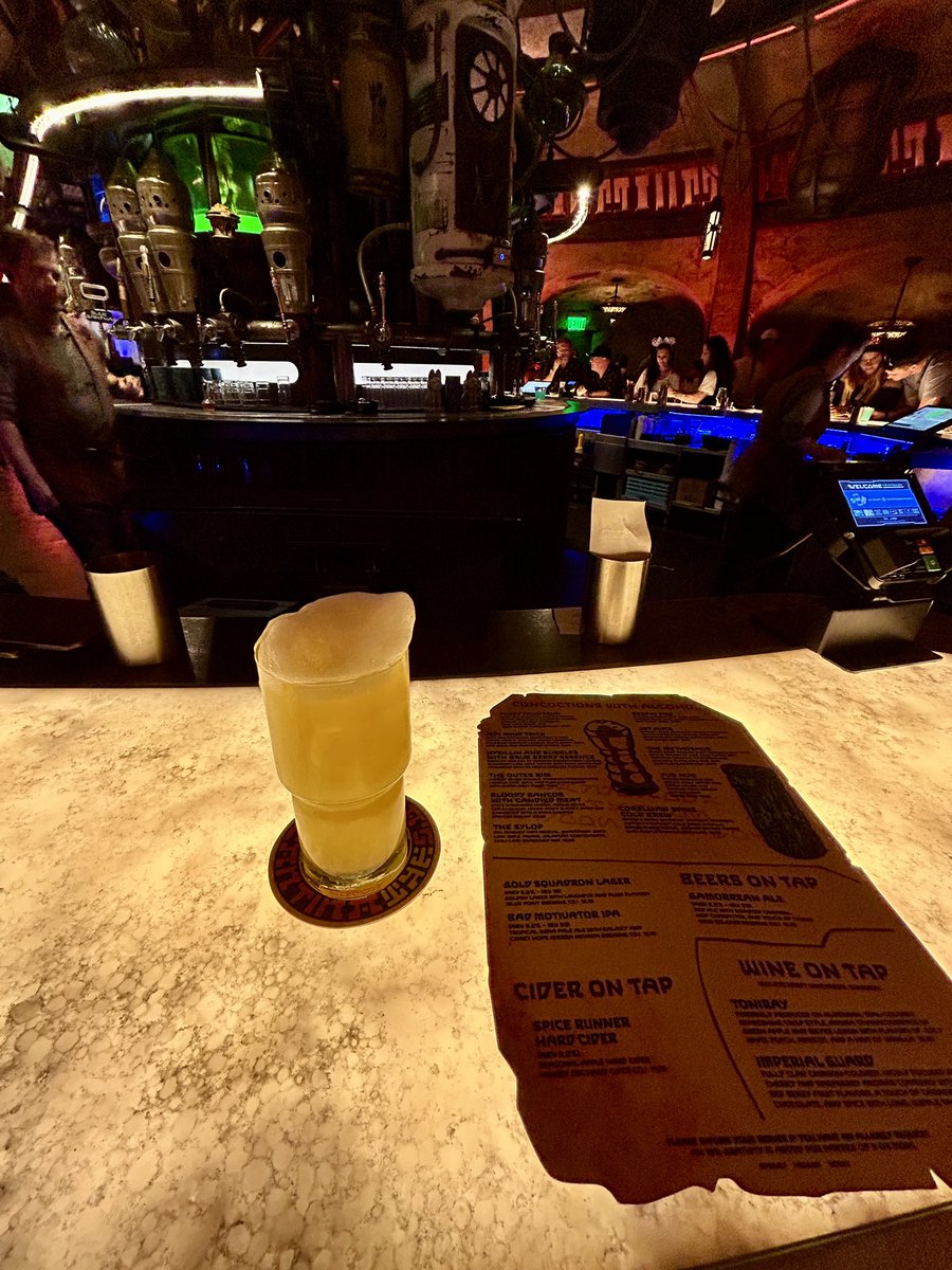 rooosterx's tweet image. Getting faded at the jedi bar