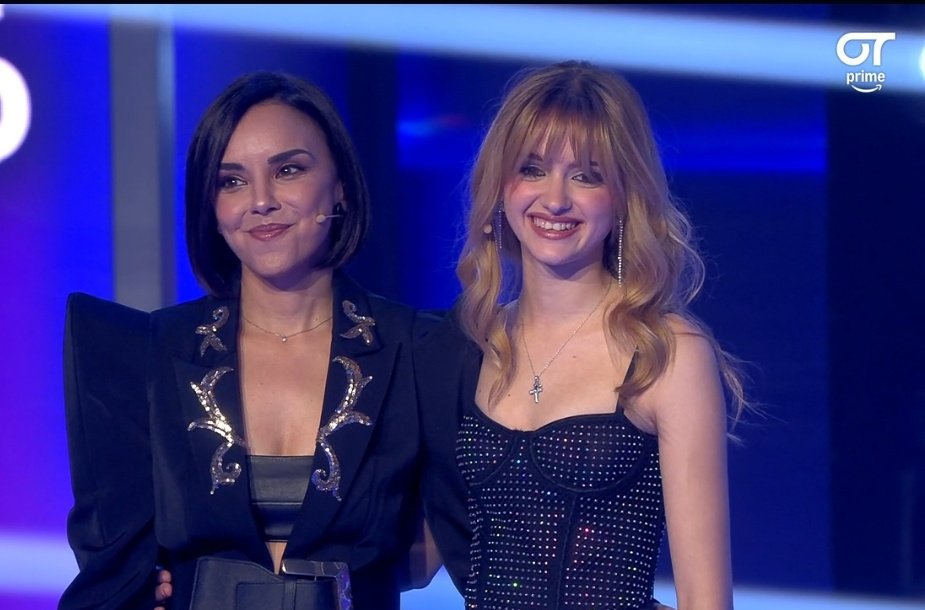 Chenoa a Lucía : "De una gala 0 a una gala 9 eres otra Lucía, con más confianza, con una voz espectacular, eres una luchadora, no agachas la cabeza jamás"
#OTGala9