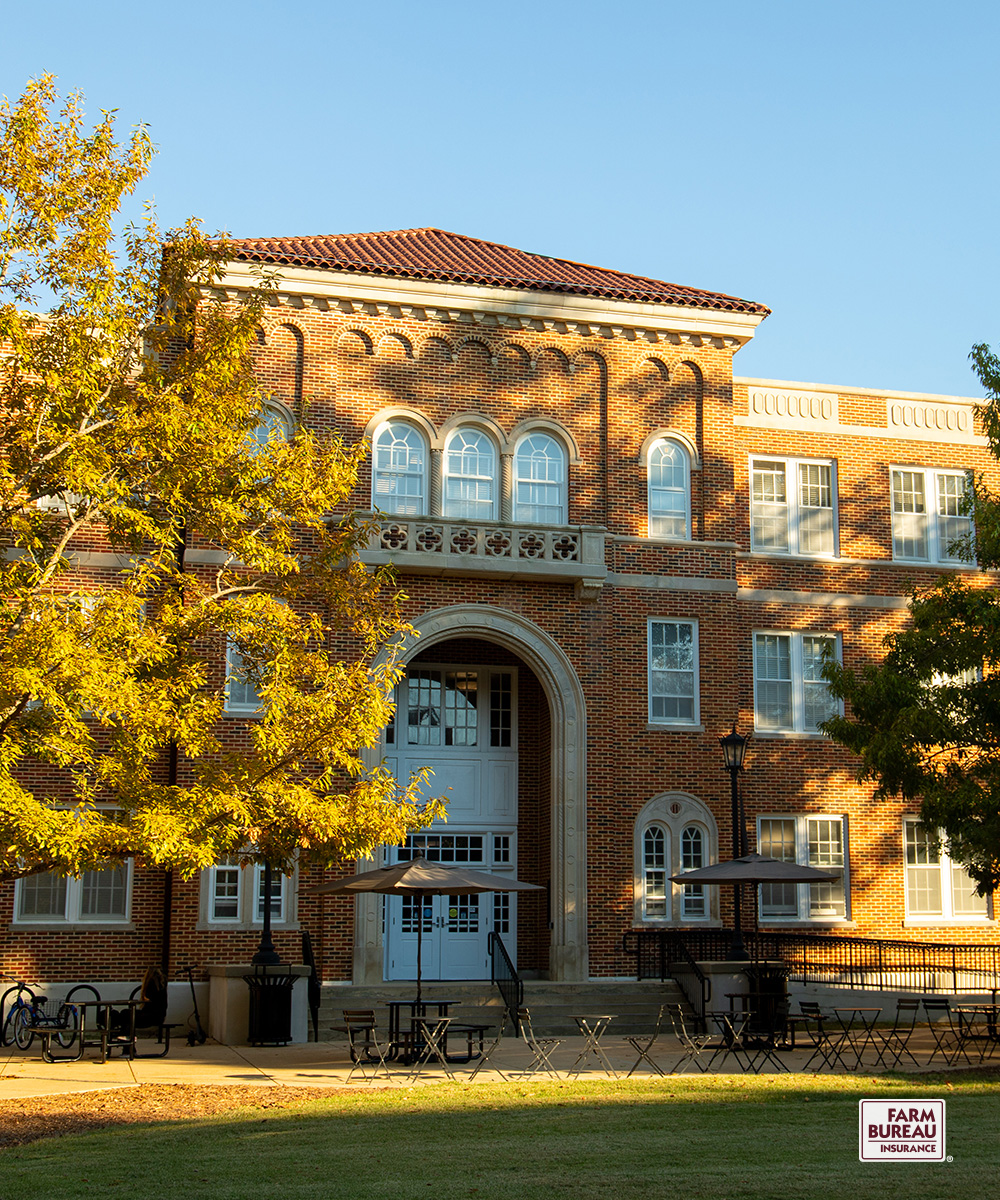 MSStateAlumni's tweet image. Campus in the fall is truly a sight to behold. 🍂

Here&apos;s a glimpse of MSU brought to you by Farm Bureau Insurance.

🔗 msfarmbureauhealthplan.com