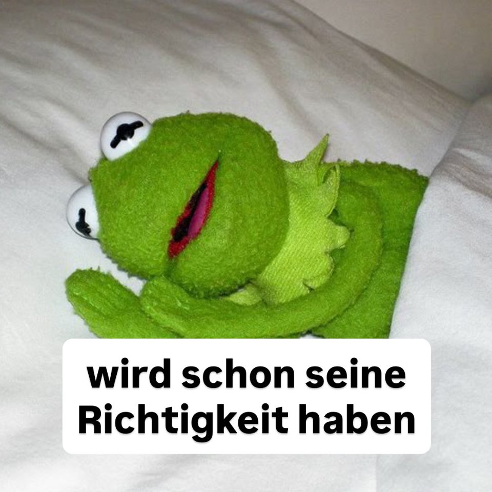 elhotzo's tweet photo. Deutsche,                           Deutsche, 
wenn ein                             wenn die 
ÖRR-Comedian               Polizei 
einen Witz macht,           jemanden  
der ihnen nicht                 erschießt 
gefällt https://t.co/heY6PCiikF