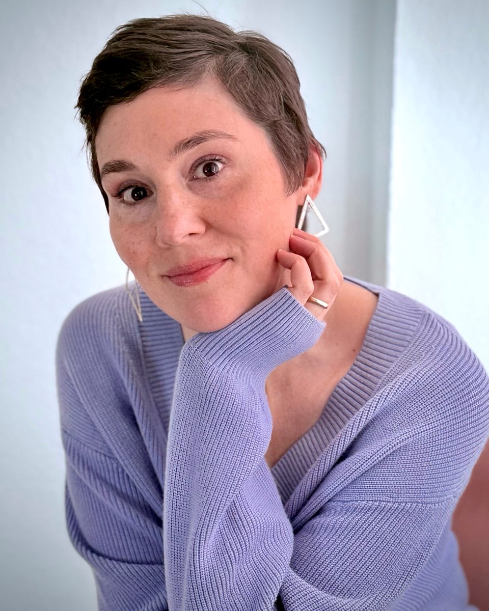 SMPublicLibrary's tweet image. New York Times bestselling author Tod Goldberg celebrates the book launch of his gritty new thriller, &quot;Only Way Out,&quot; with fellow author Liska Jacobs. A book sale and signing follow.

Monday, November 24 | 6 - 7:30 p.m. | Main Library, Multipurpose Room