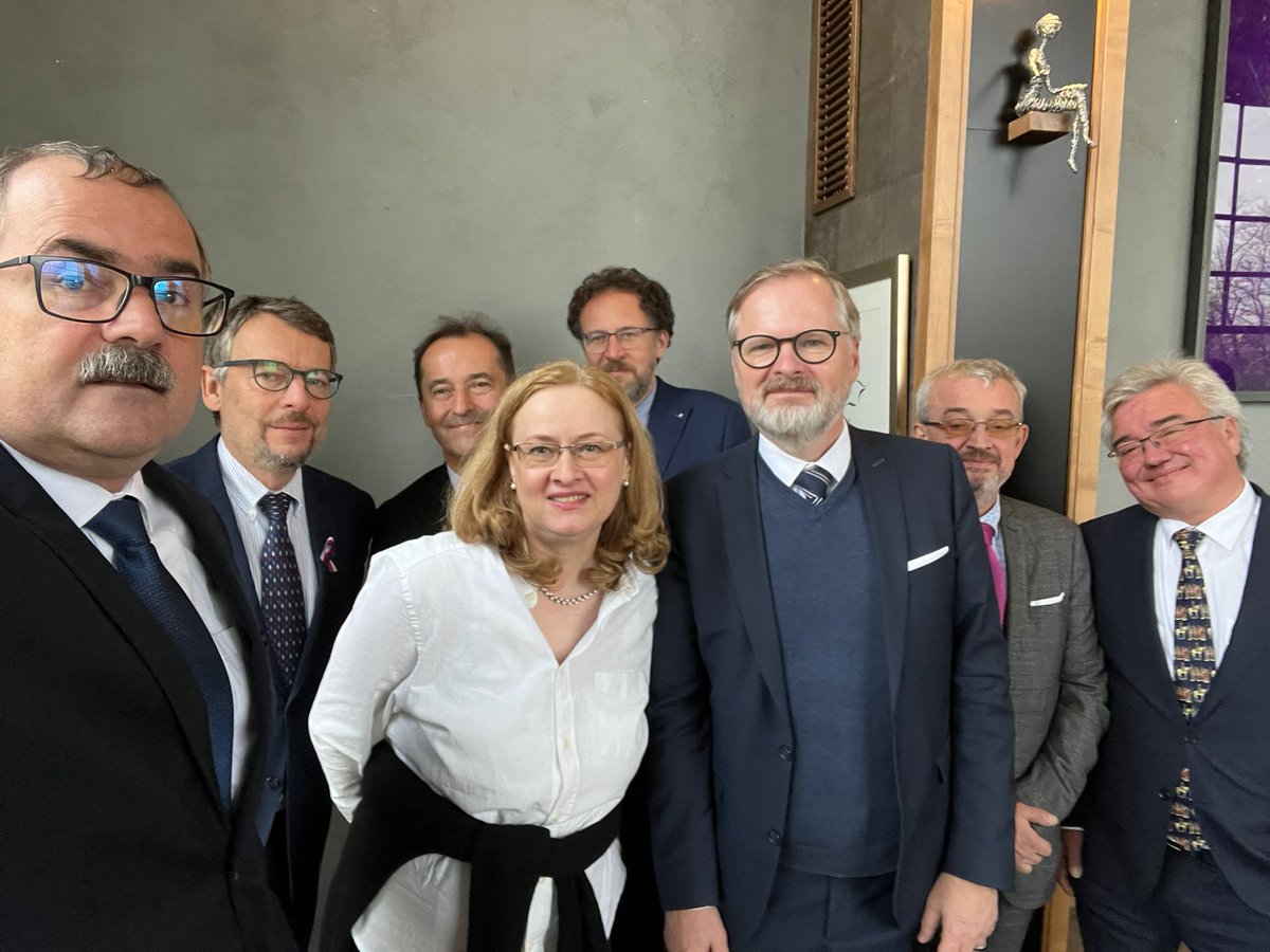 Sametová revoluce přinesla do naší země zpět svobodu. Jsem rád, že si stále tolik lidí uvědomuje, že to není samozřejmost! Děkuji i letos za pozvání i za velmi milé setkání v kruhu dlouholetých přátel!