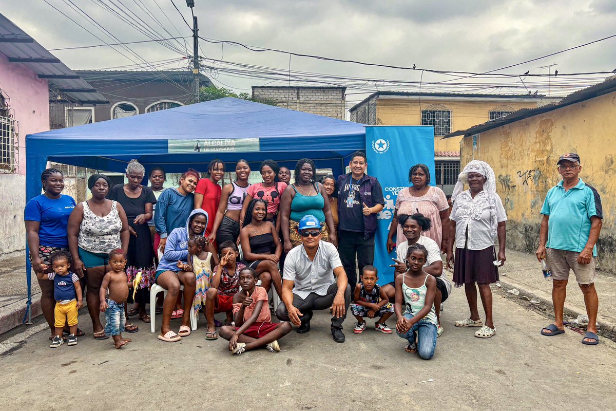 ZumarGye's tweet image. Llevamos el espacio Metamorfosis Comunal a Bastión Popular, bloque 7. Más de 20 participantes fortalecieron sus habilidades de comunicación y convivencia. 🤝💬

#Guayaquil #ConstruyendoLaCiudadDeTodos