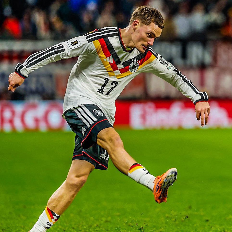 ALSULTANBAVARI's tweet image. ساني تحرك وطلب الكرة وحوله فيرتز للاعب فنان وملك بالانهاء ومنقذ الالمان ونجم النجوم.