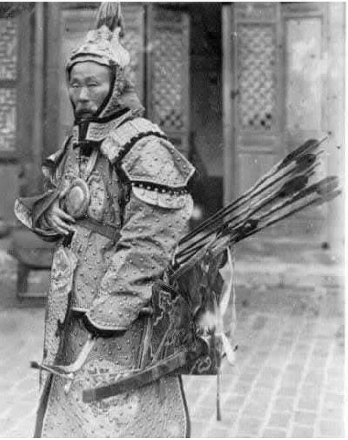 Монголчууд  Манжийн сүүлчийн хааныг аврах ажиллагаа.
1911 онд Богд эзэний маш нууц тушаалаар Хориотой хот руу буюу одоогийн бээжин рүү  тагнуулын томоохон бүлэг илгээв. 
Үхэхээс бусдыг үзсэн Баатар захирагчаар толгойлуулсан томоохон гавж маарамба зэрэг шашныхан алтан ургийн нэр