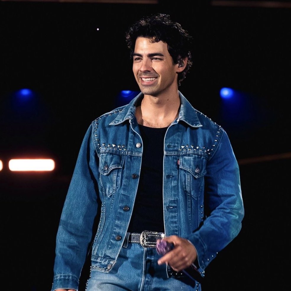 tearsnessa's tweet image. this man literally deserves the world btw