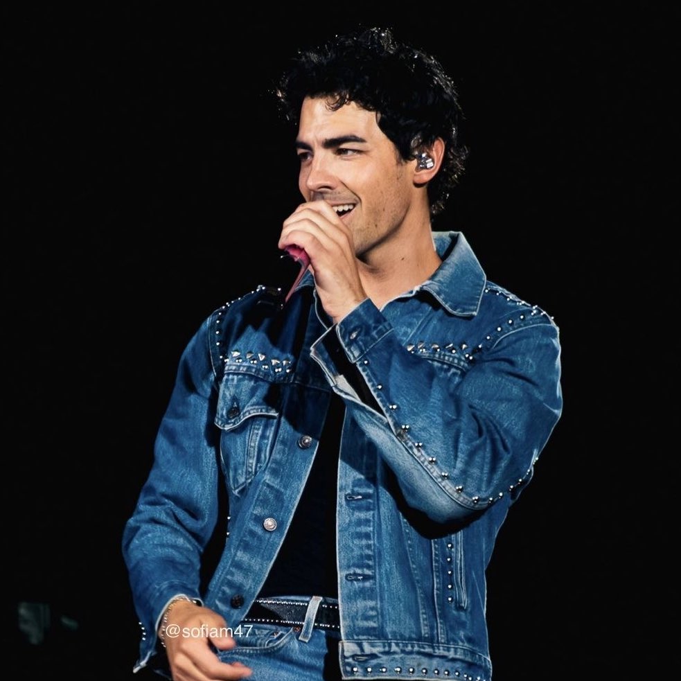 tearsnessa's tweet image. this man literally deserves the world btw