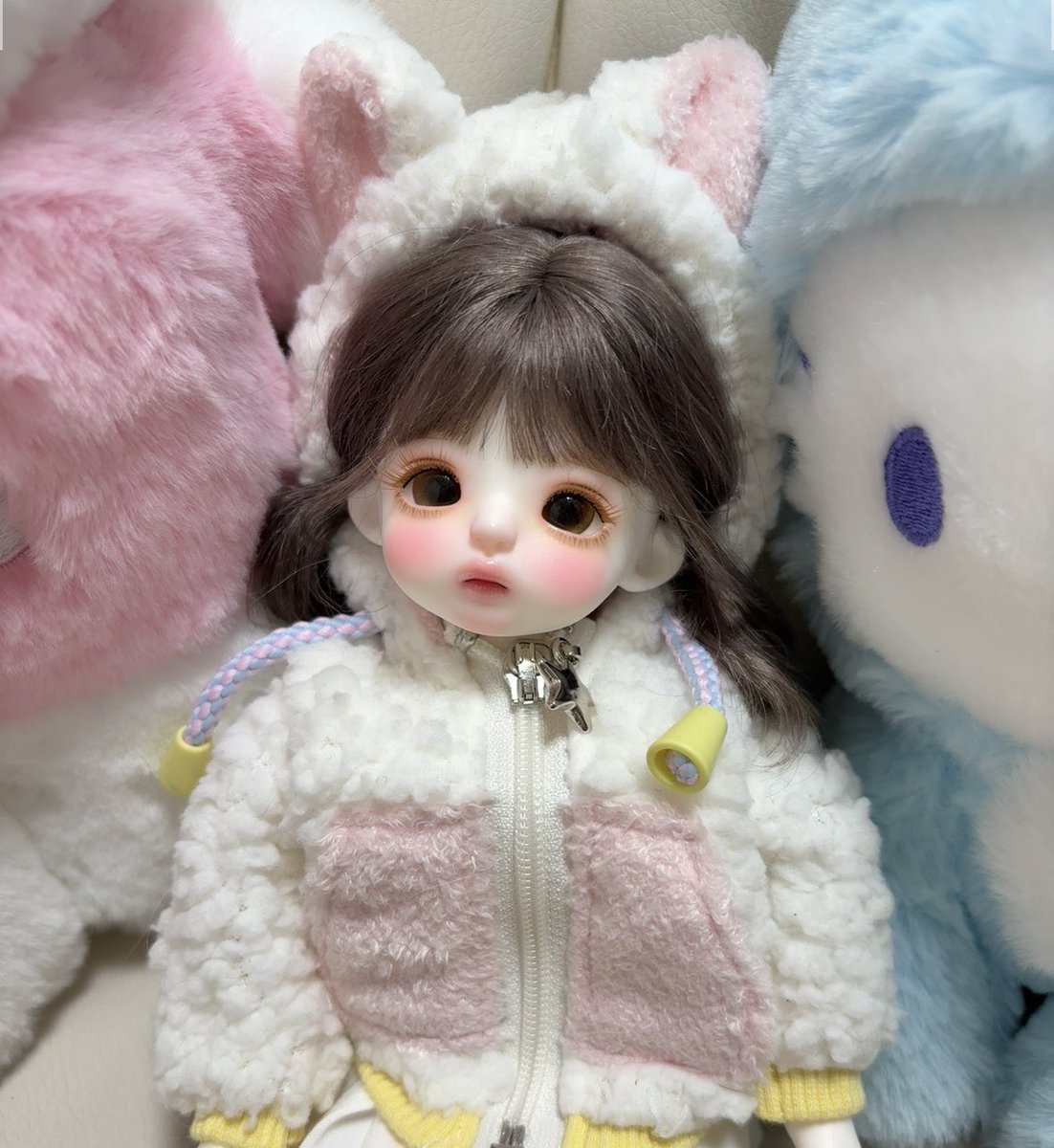 내 플러피치 첫사랑 도담둥이 🩵

내일 전시회 갈 생각에 두근두근☺️