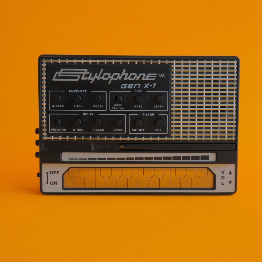 loormedia's tweet image. OBJeCT 004
Stylophone GEN X-1
LOOR MEDIA

#loormedia 
#OBJeCTS 
#Stylophone
#stylophonegenx1
#Synth
#dubreqstylophone 
#dubreq