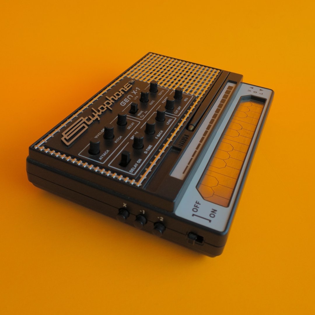 loormedia's tweet image. OBJeCT 004
Stylophone GEN X-1
LOOR MEDIA

#loormedia 
#OBJeCTS 
#Stylophone
#stylophonegenx1
#Synth
#dubreqstylophone 
#dubreq