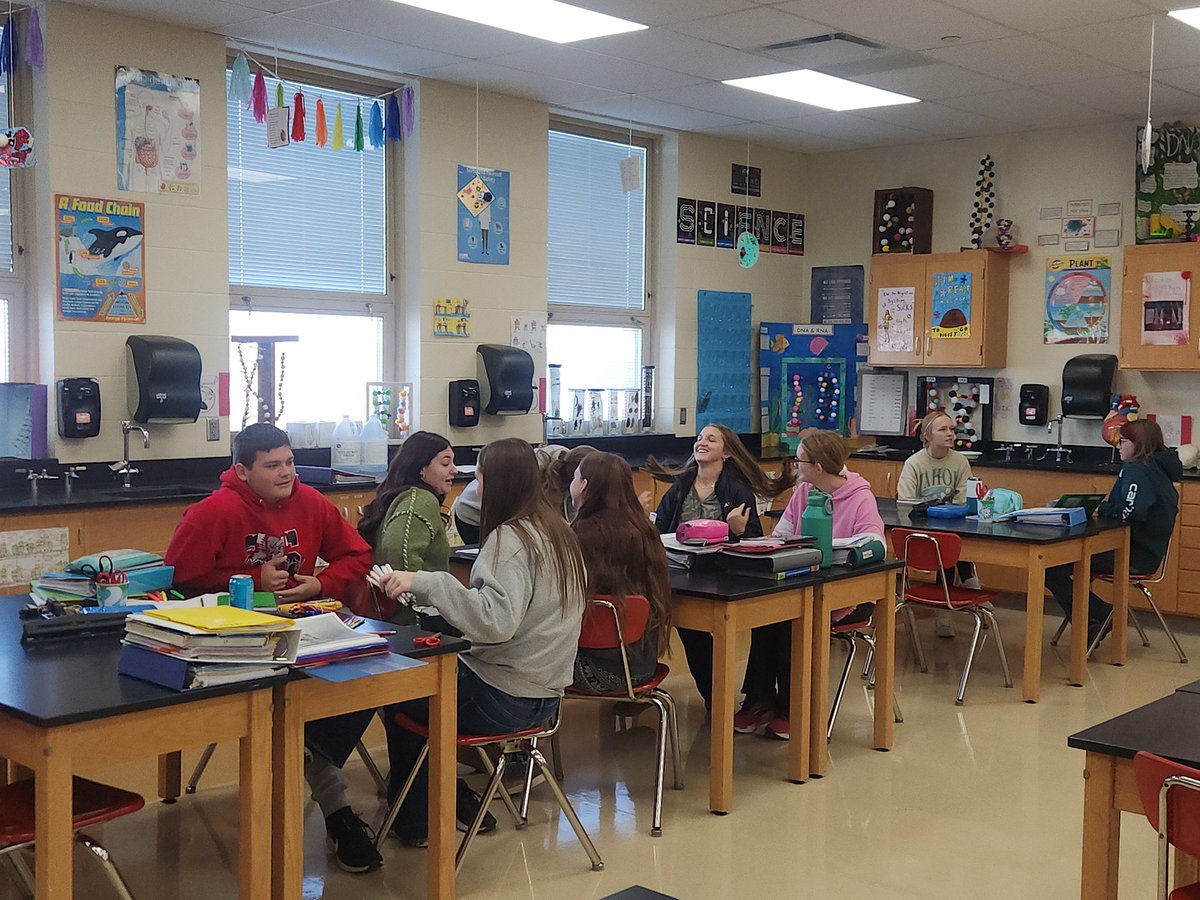 EHSLSciences's tweet image. EDUC students came up with two potential interview questions and then practiced answering some of those questions with various class members.