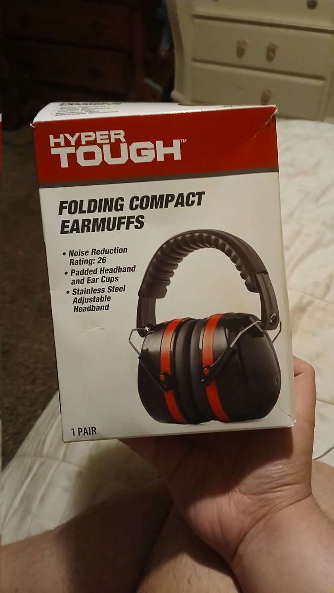 GabyUFOvlog's tweet image. Sunday  I whet to Walmart because my mom wanna a Christmas tree so badly for some reason. To feel nostalgic.  I got this Anti-sound headphones because my old ones broke. 

#vlog #autisticcommunity #autism #Christmas