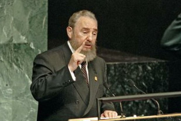 “La lucha por la paz significa luchar por salvar a la humanidad de una destrucción apocalíptica, significa luchar por salvar a cientos de millones de vidas de hombres, de mujeres, de jóvenes, de ancianos y de niños”.
#100AñosConFidel