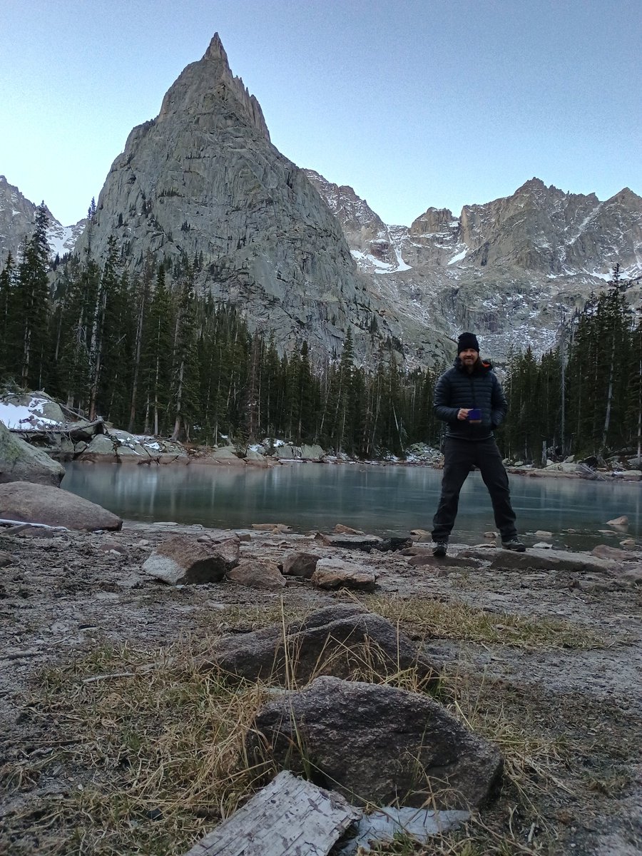 TheMarkMitten's tweet photo. Lone Eagle Peak
11,900 ft 
Colorado
Surreal summit https://t.co/qzOScjxbzE
