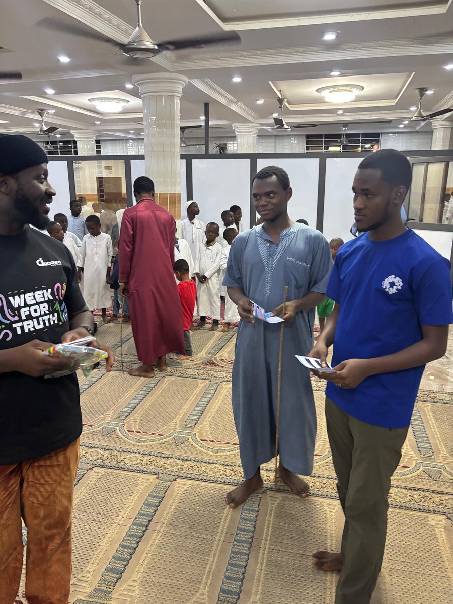 KingEscobar_6's tweet image. #WeekForTruth2025, another space to engage religious communities on how to fact-check information/news, especially with the emergence of AI. This year&apos;s exercise was exciting and educational using the dubawa chatbot (AI literacy game to detect real or fake pictures). 
#TheVoice