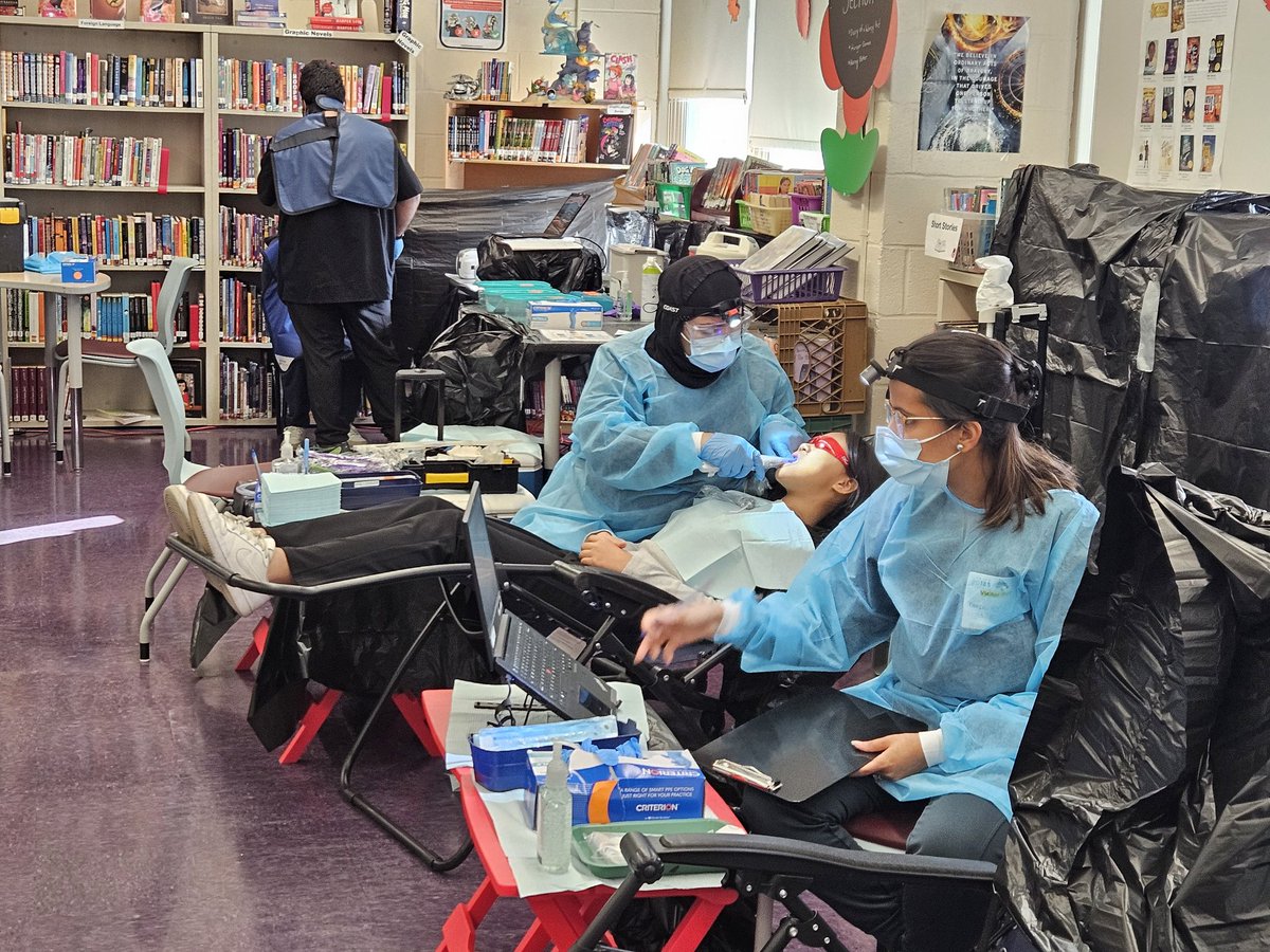 bleekerpride's tweet photo. We were honored to welcome State Senator John Liu, UFT Vice President Mary Vaccaro, and UFT Teacher Center Field Liaison Margentina Velentzas this morning to observe SmileNY mobile dental clinic in action. 🦷 @bleekerpride @nycschoolsd25 @bleekerstrong #d25 https://t.co/WHofGJ0YBA