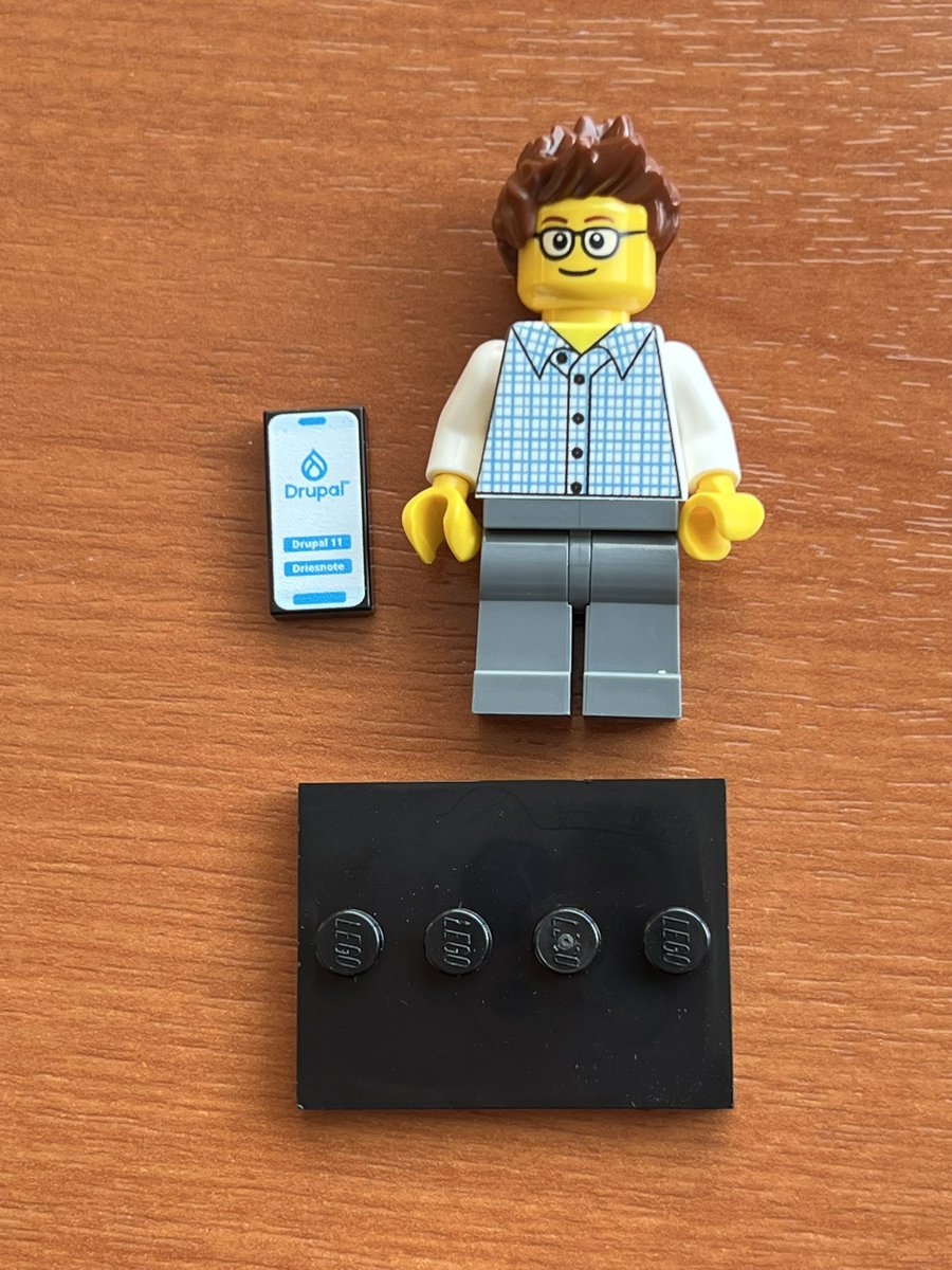 komacchan_t's tweet image. 初日にいただいたノベルティの数々。DriesのLEGOフィギュアかわいい。
#DrupalConNara #DrupalCon