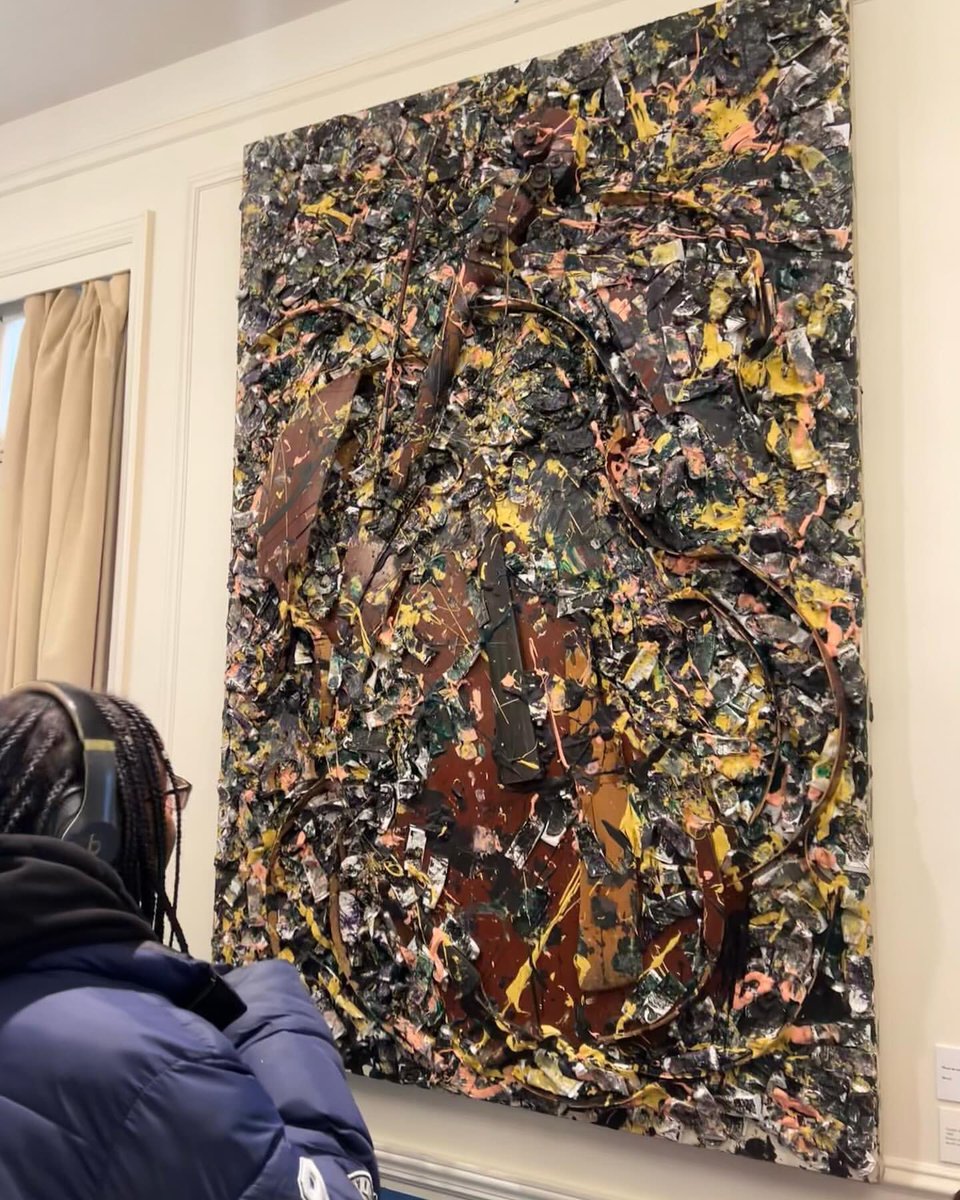 SuptCheng_CIOB's tweet image. The Facing History School took its French classes on their second annual trip to Maison Française. Students explored the gallery, learned about Arman, completed a scavenger hunt, and even won trivia prizes. 🇫🇷#TheFacingHistorySchool #FrenchClass #MaisonFrançaise #StudentLearning