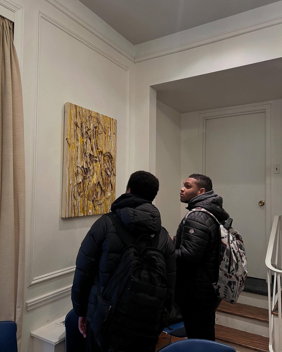 SuptCheng_CIOB's tweet image. The Facing History School took its French classes on their second annual trip to Maison Française. Students explored the gallery, learned about Arman, completed a scavenger hunt, and even won trivia prizes. 🇫🇷#TheFacingHistorySchool #FrenchClass #MaisonFrançaise #StudentLearning
