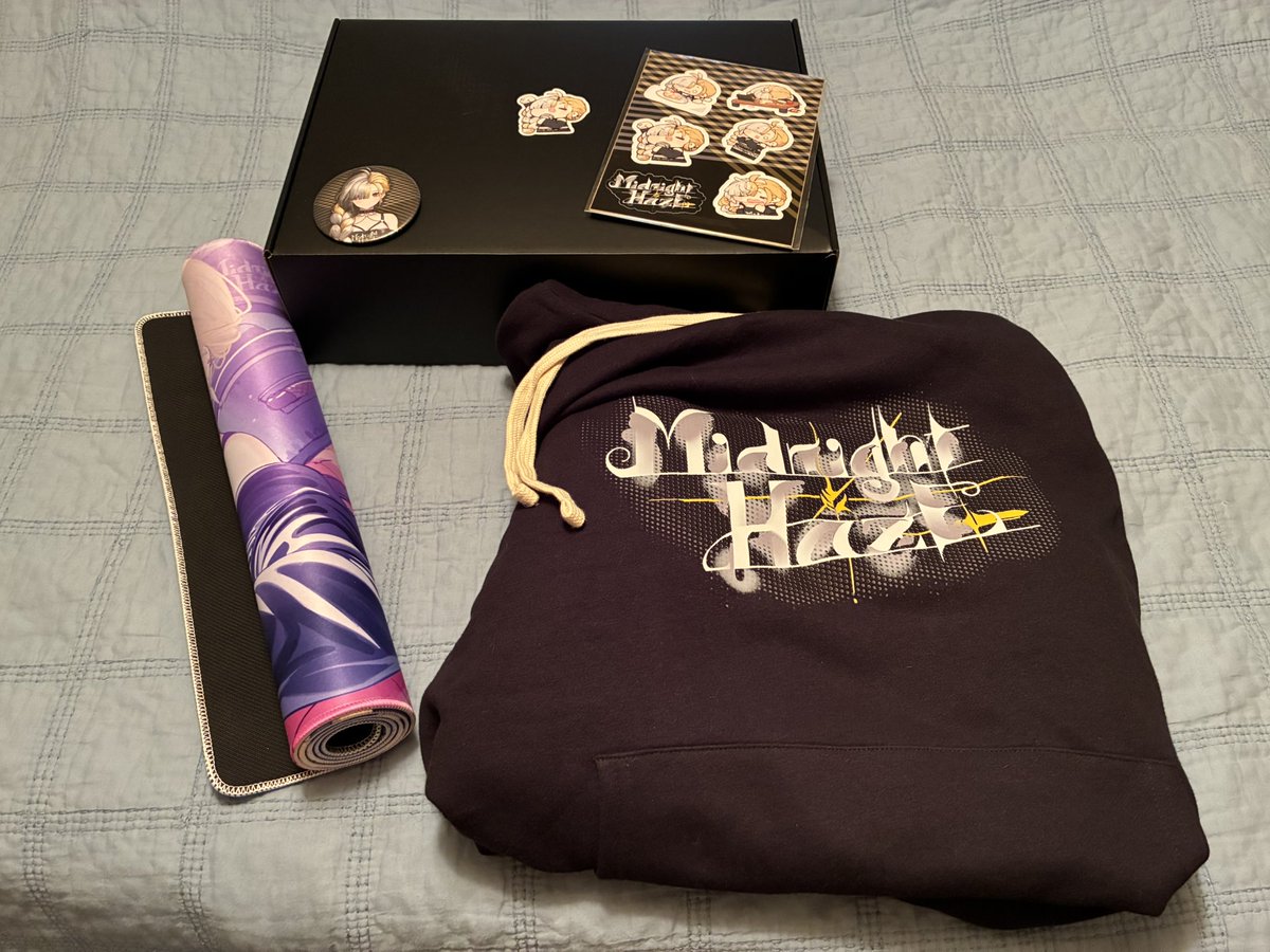 SJtheguy's tweet photo. I got my SunnySplosion rocker merch in today! Itโs great quality and Iโm liking it a lot so far, especially the desk mat. Iโve been in need of a new mouse pad and it works great as one!
I normally donโt wear hoodies, but this one is slick n super cozy!
#SunnyRockerMerch https://t.co/oqOnZZNgdx