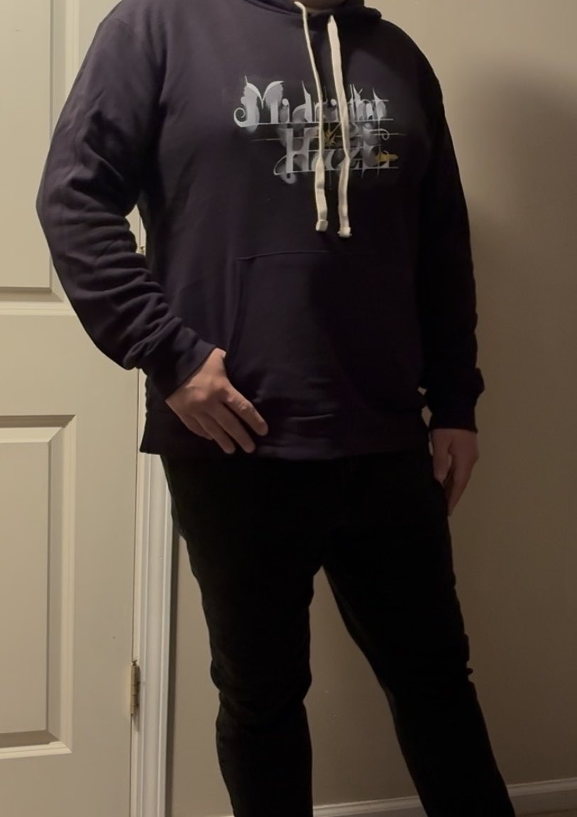 SJtheguy's tweet photo. I got my SunnySplosion rocker merch in today! Itโs great quality and Iโm liking it a lot so far, especially the desk mat. Iโve been in need of a new mouse pad and it works great as one!
I normally donโt wear hoodies, but this one is slick n super cozy!
#SunnyRockerMerch https://t.co/oqOnZZNgdx