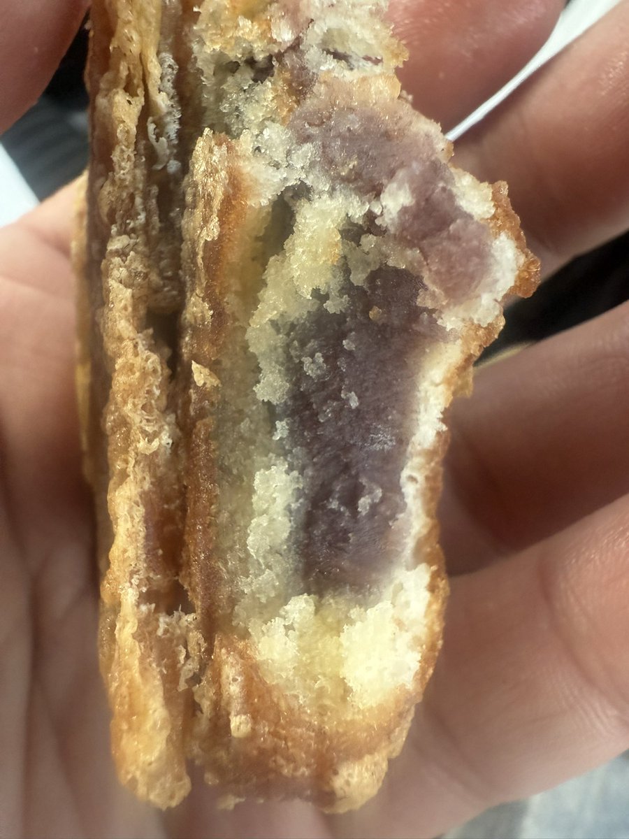 nitiyou77's tweet image. セブンイレブンさんヤバいものを投入して来たな！

広島人には刺さるであろう、揚げもみじ！
旨いじゃないか！