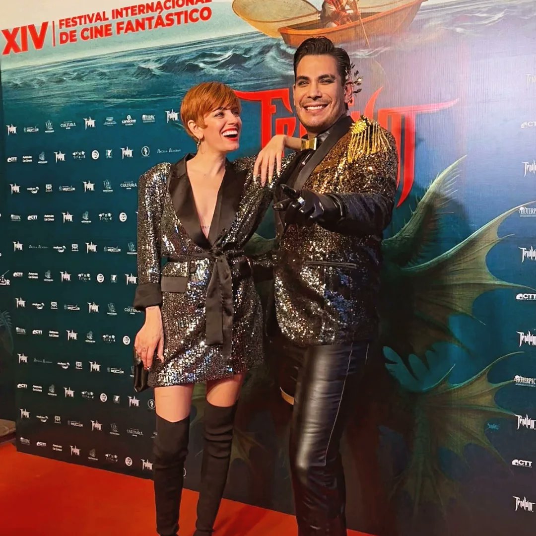 vadirsottelo's tweet photo. 🎬✨ Estar en la alfombra roja presentando "LA RESILIENCIA" ha sido un recordatorio inmenso de por qué contamos historias así: para provocar, incomodar… y transformar. Un público que respira distinto al salir de la sala es el mejor premio.🪳

 #AlfombraRoja #CineMexicano https://t.co/4QqGaUX9xP
