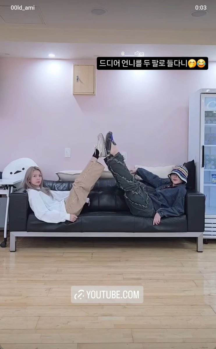 leedamibr's tweet image. 17.11.25 #PANDAGRAM | Atualização da DAMI via story do Instagram:

&quot;Finalmente eu levantei a Unnie com os meus dois braços 🤭😂&quot;

#DAMI #다미 #드림캐쳐 #DREAMCATCHER @hf_dreamcatcher