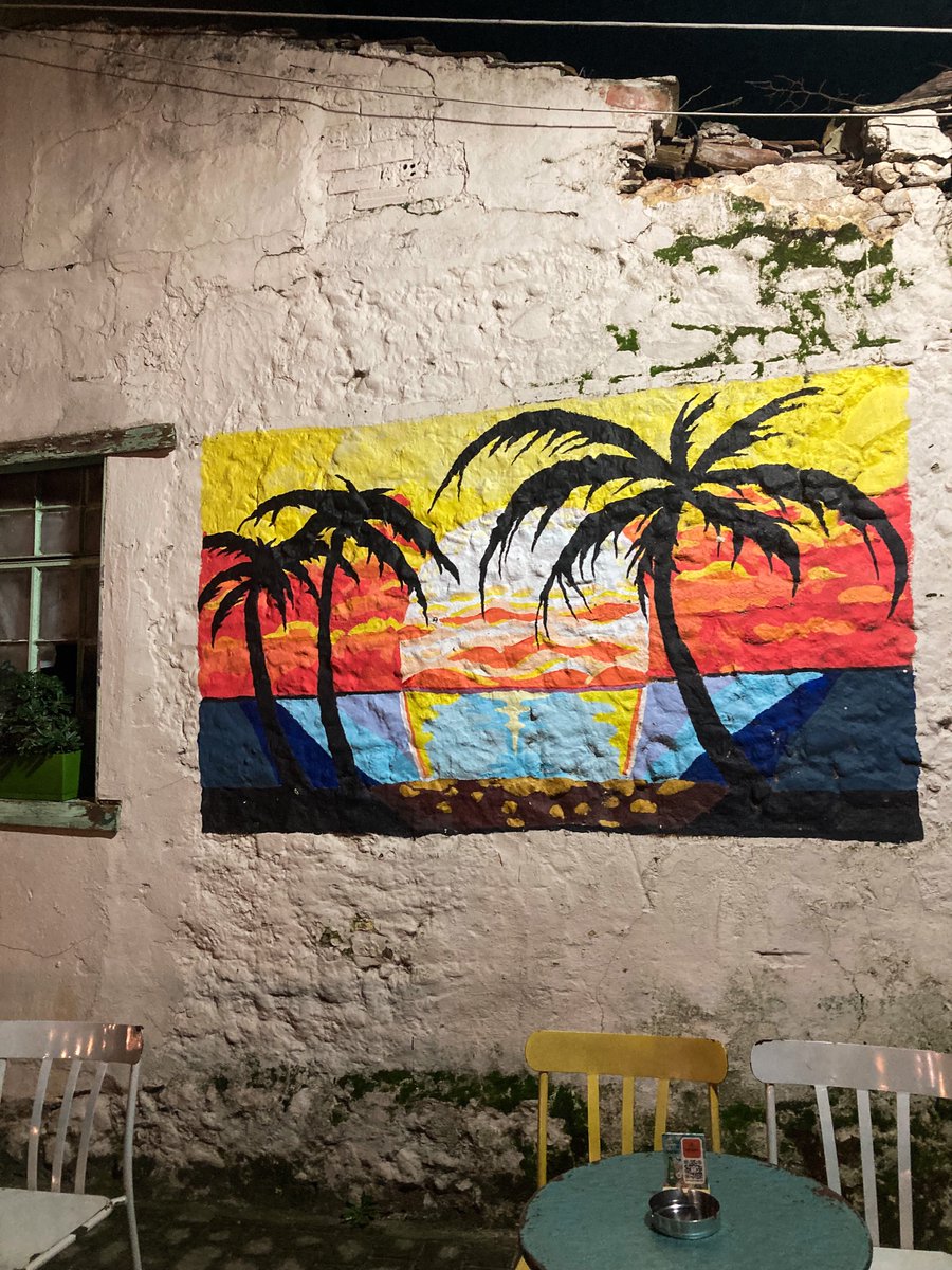 glbnsfkgl's tweet photo. 🌅🌴🎨
#sunsetvibes
#streetartdaily
#artwall
#colorfulwalls https://t.co/CV389audkz
