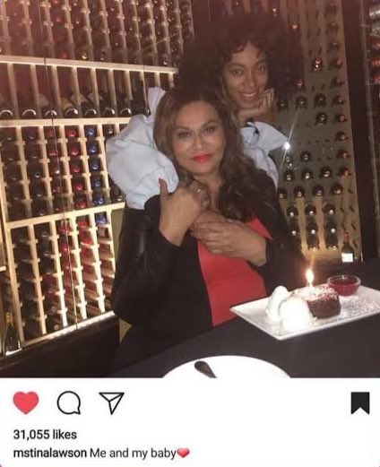 iblessedswift's tweet image. Nesse dia, deve ter tido briga em casa