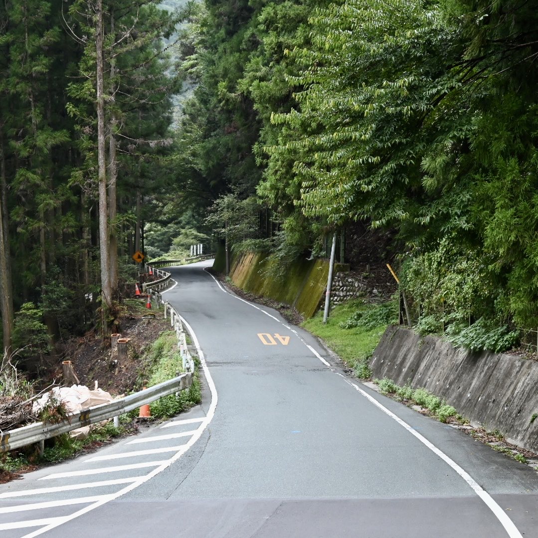 現場紹介】 国道152号の佐久間町〜水窪町の区間には、すれ違いが困難な