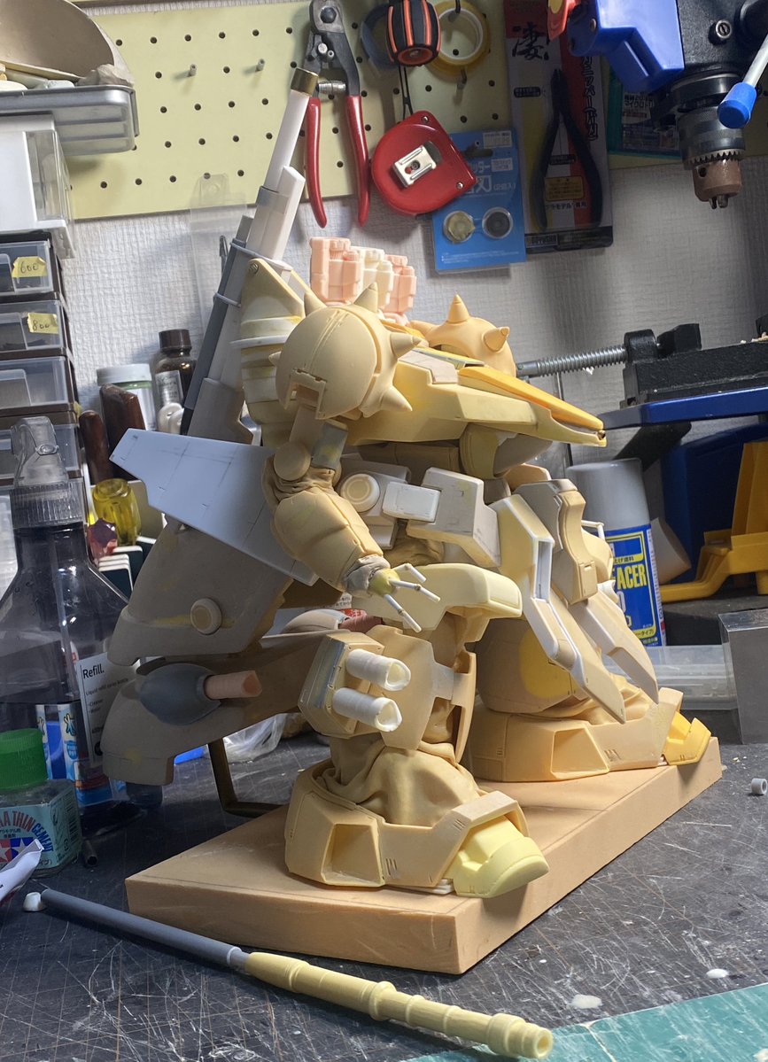 yamaneko311's tweet image. 今回の製作で本当に勉強になったのは、
一次原型の大切さでした

木材やスチロールでざっくりの大きさや形状を用意しておくことで、理想形から逸れずに進められました。