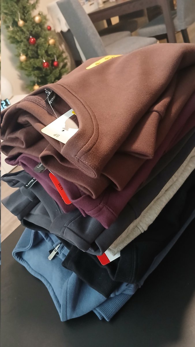 OnceKP's tweet photo. Big Box Outlet Store clothes haul https://t.co/JK54shdqSD
