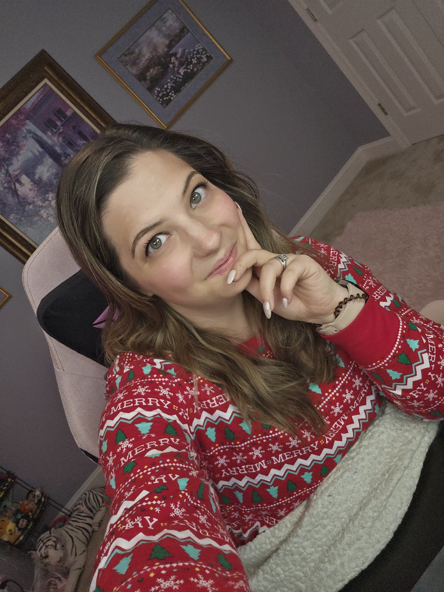 Yes. Yes it is Christmas PJs season. 

Now come hang out and recover from your Monday while I play dots 💛

Twitch.tv/Reinessa 💛