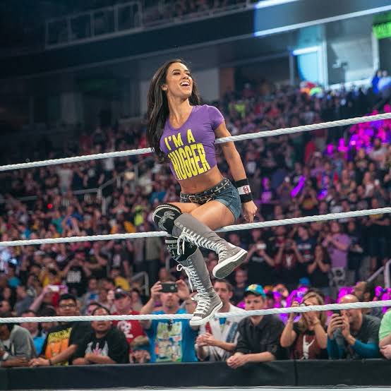 d1gitalgf's tweet photo. ootd for #WWERaw  tonight!!! :D https://t.co/BBmKhOSQkL