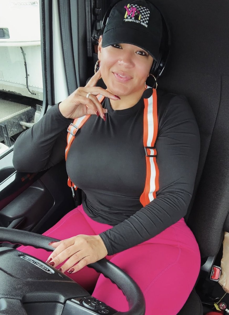 iam_robinthick0's tweet photo. I make myself proud by how I move and carry myself as a woman. https://t.co/iSad0uvGNc