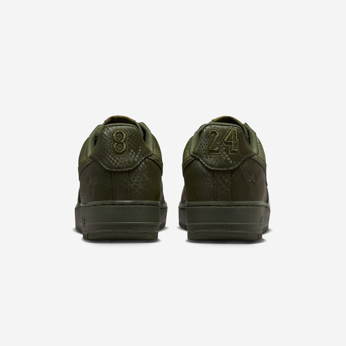 KOBE BRYANT × NIKE AIR FORCE 1 LOW SNAKESKIN CARGO KHAKI 
2025年冬発売予定
IB0018-301

sneakerhack.com/archives/283551