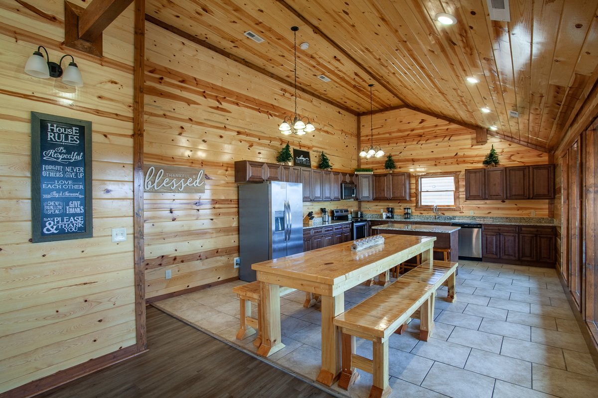 RyanColemanCEO's tweet image. 🏡 LUXURY CABIN FOR SALE!
📍 𝟑𝟕𝟎𝟖 𝐓𝐢𝐥𝐝𝐚 𝐇𝐢𝐥𝐥𝐭𝐨𝐩 𝐖𝐚𝐲, 𝐒𝐞𝐯𝐢𝐞𝐫𝐯𝐢𝐥𝐥𝐞, 𝐓𝐍 𝟑𝟕𝟖𝟔𝟐
🛏️ 𝟔 Bed | 🛁 𝟔.𝟓 Bath
💰 𝟏,𝟒𝟕𝟓,𝟎𝟎𝟎

📸 ryancoleman.org/3708-tilda-hil…
📲 Call 865-693-SOLD

#SeviervilleCabin #LuxuryCabin #PigeonForge #Gatlinburg #HometownRealty