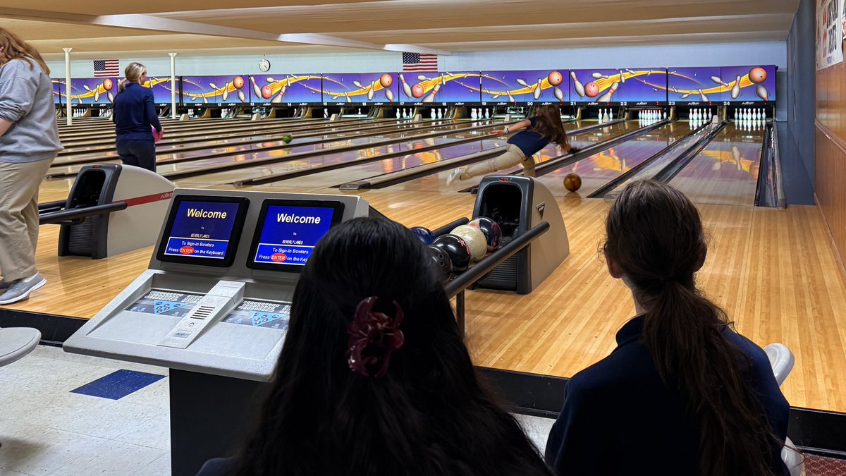 Saint Viator Bowling tweet media