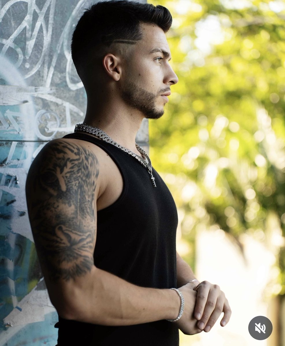 El cantante y compositor DOLCE inicia una relaccion con #cadaniñounjuguete  organizando una recogida de juguetes entre todos sus seguidores en Galicia.
El cantante con más de 100.000 seguidores instalará varios puntos de recogida en nuestra comunidad.