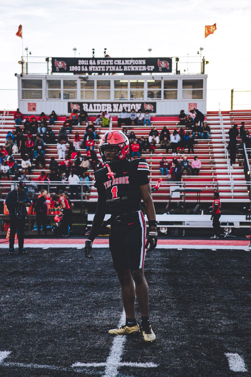 Week 1-12 Senior Season Highlight Tape 
9-3 Record | SPC Conference Champs 
IHSA 8A HM All-State Team 

63 tackles (39 Solo) 
11 TFL’s
2 Int (1 Pick 6) 
4 PBU’s
3 FF’s 
1 Sack 

hudl.com/v/2TD9a9

<a href="/CoachMules/">Coach Mueller</a> <a href="/FBraidernation/">RaiderNationFB</a> <a href="/EDGYTIM/">Timothy “EDGYTIM” OHalloran</a> <a href="/AllenTrieu/">Allen Trieu</a> <a href="/RyanBurnsMN/">Ryan Burns</a>