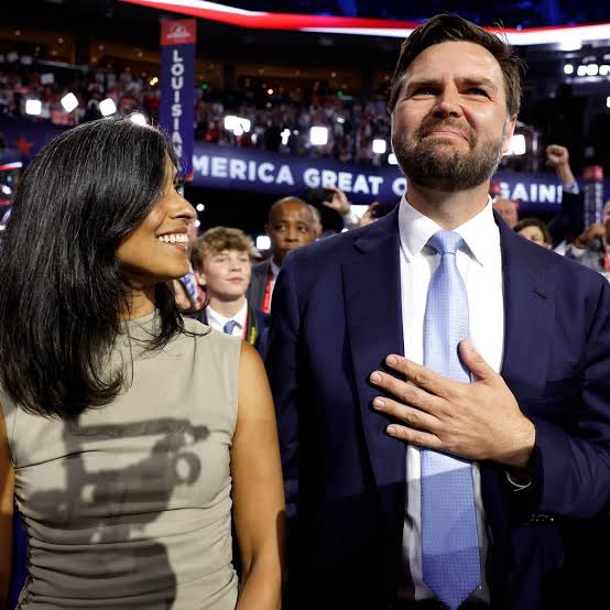 KaladinFree's tweet image. Vance letting Fuentes diss his wife, while going “tough guy” on a reporter asking about Tucker’s groyper son, was a real turn off for me.

Basic man test failed.

I’ll probably like some of JD Vance’s ideas in 28 but I don’t think I’ll be motivated to vote.

The entire right is a…