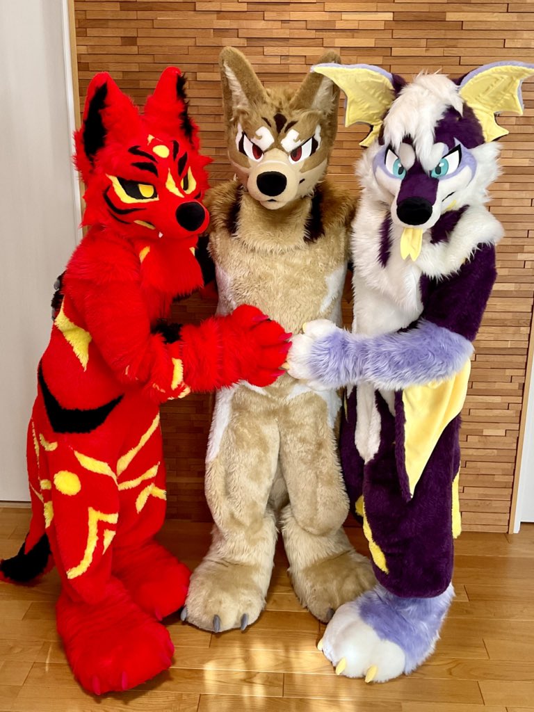 Why... u rubbing my belly so well, bros...?

📷 <a href="/mabo2mabo/">マボ@大地</a>