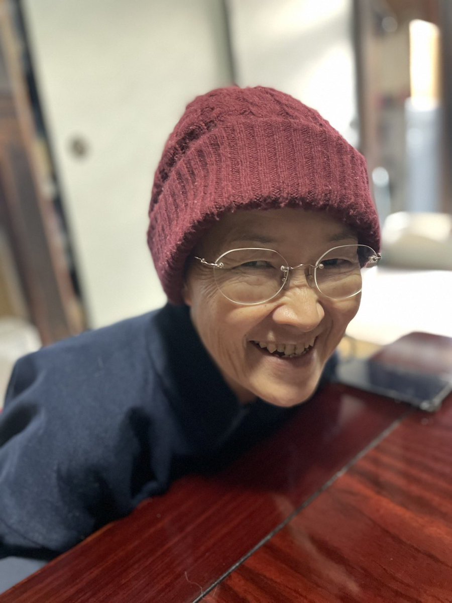 おはようございます

本日は糸の会

ちょっとだけゆっくりペースの1日

庵主さんもにんまり