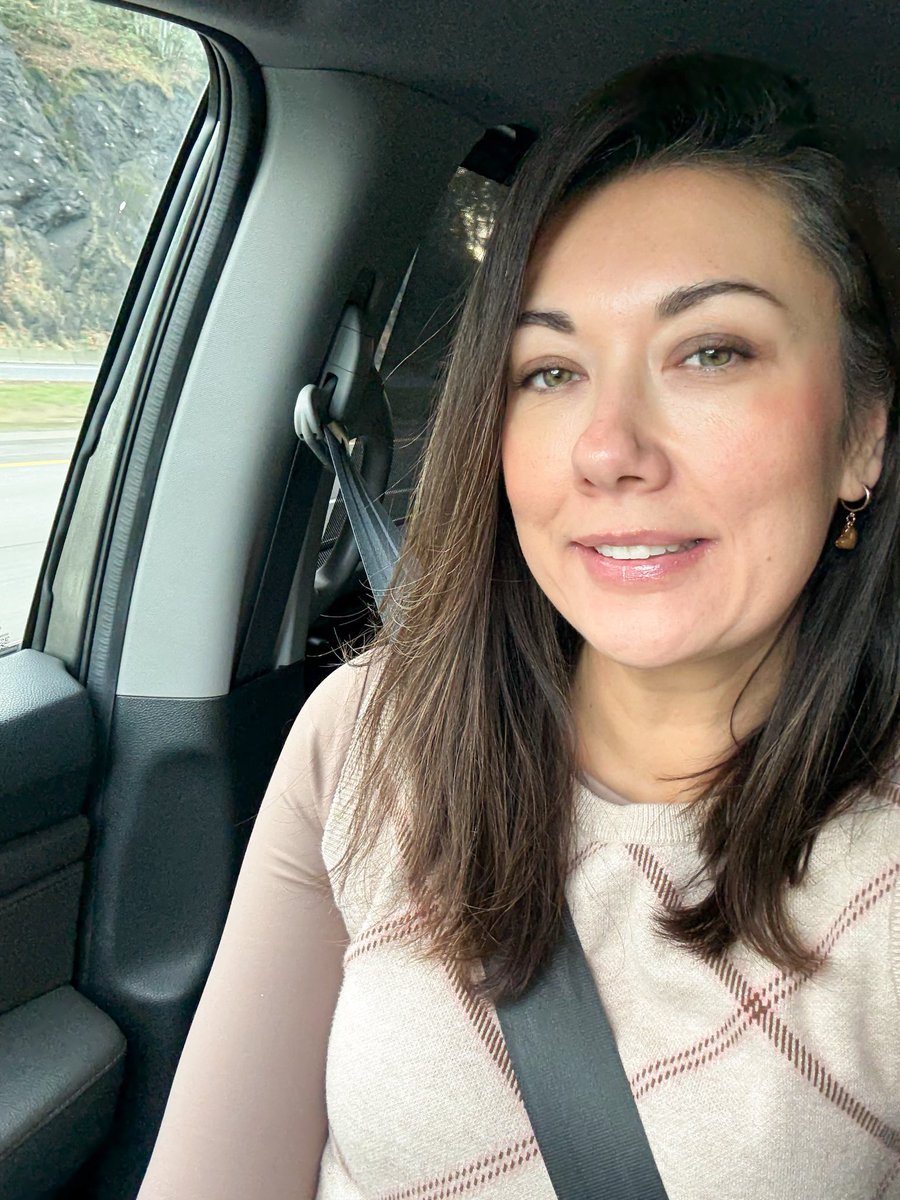 Happy Monday! Usually my favorite day but battled a migraine today. Feeling slightly better after eating bread 🍞