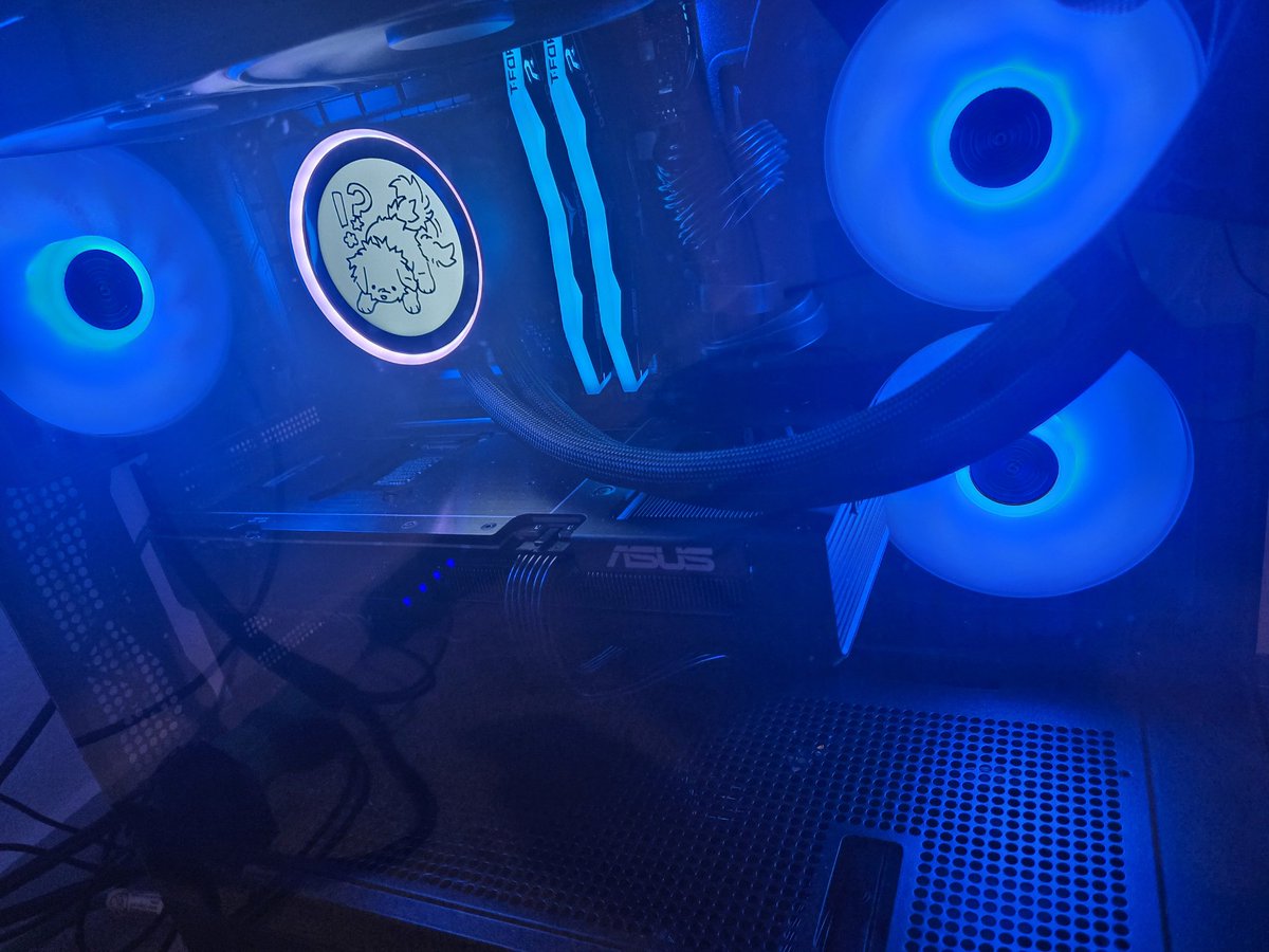 ghostspawncy's tweet image. there a puppy in my pc