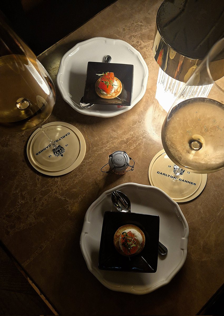 Musste heute Champagner im Carlton trinken 🍾🥂