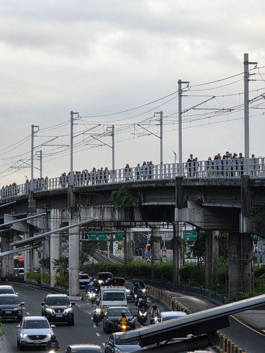 Curve251's tweet image. #MRT3