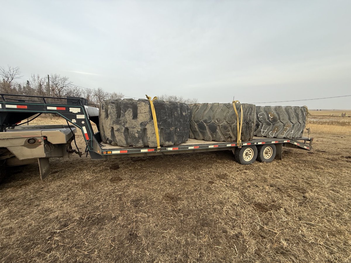 grassncows's tweet image. 15000 pounds of tires and 15000 pounds of axles. 2 more to grab then it’s burying time… #winterwater